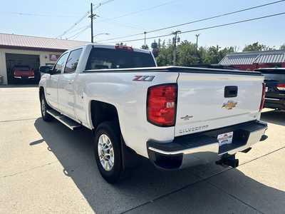 2019 Chevrolet 2500 Crew Cab, $28900. Photo 4