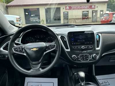 2023 Chevrolet Malibu, $17900. Photo 11