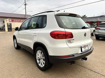 2018 Volkswagen Tiguan, $12500. Photo 4