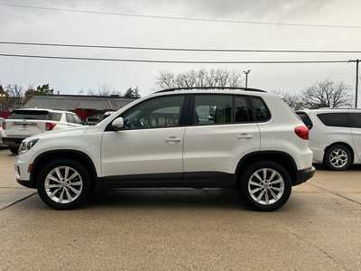 2018 Volkswagen Tiguan, $12500. Photo 5