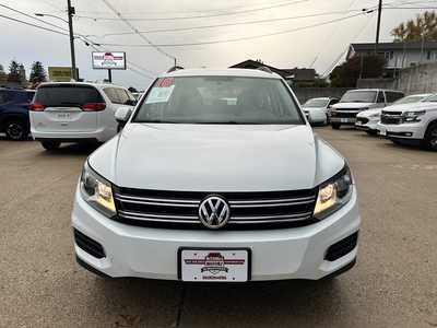 2018 Volkswagen Tiguan, $12500. Photo 7