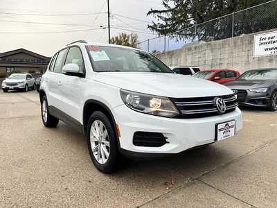 2018 Volkswagen Tiguan, $12500. Photo 8
