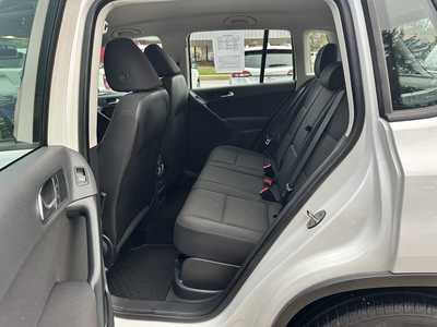 2018 Volkswagen Tiguan, $12500. Photo 10