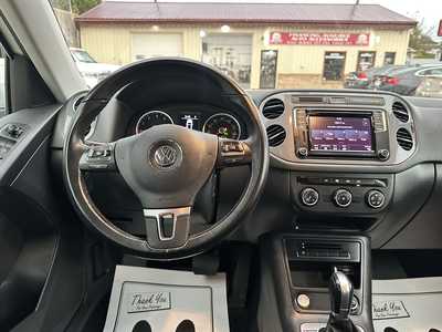 2018 Volkswagen Tiguan, $12500. Photo 11