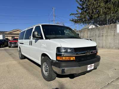 2014 Chevrolet Van,Passenger, $14500. Photo 8