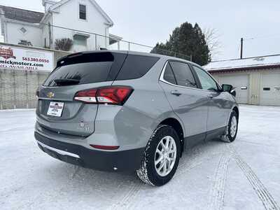 2023 Chevrolet Equinox, $19900. Photo 2