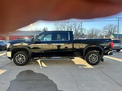 2023 GMC 2500 Crew Cab, $38900. Photo 5