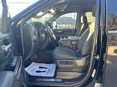 2023 GMC 2500 Crew Cab, $38900. Photo 9