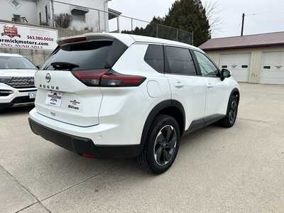 2024 Nissan Rogue, $19900. Photo 2