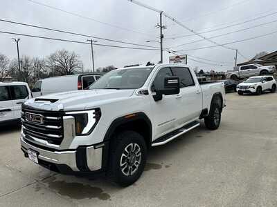 2024 GMC 2500 Crew Cab, $47900. Photo 6
