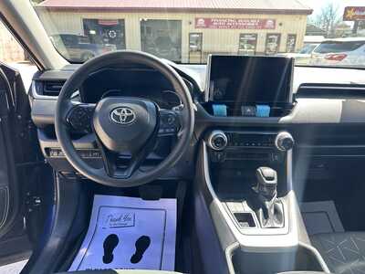 2023 Toyota RAV4, $28900. Photo 11