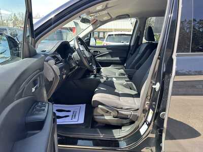 2017 Honda Ridgeline, $17900. Photo 9