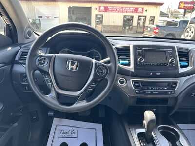 2017 Honda Ridgeline, $17900. Photo 11