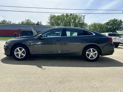 2017 Chevrolet Malibu, $9900. Photo 5