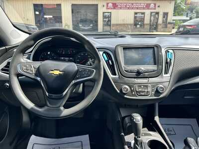 2017 Chevrolet Malibu, $9900. Photo 10
