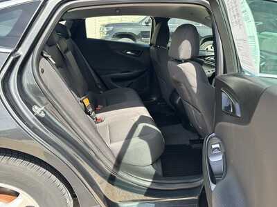 2017 Chevrolet Malibu, $9900. Photo 12