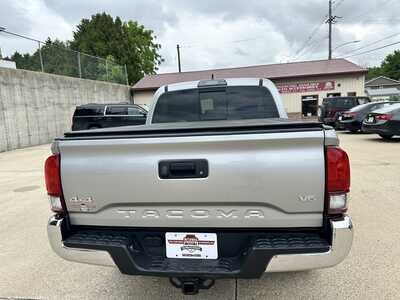 2018 Toyota Tacoma, $28500. Photo 3