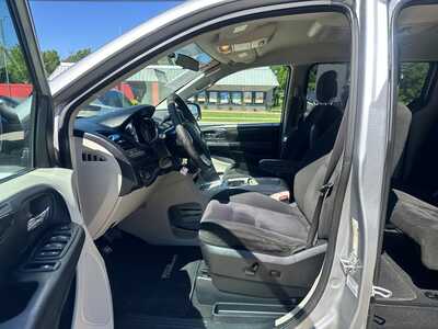 2015 Dodge Caravan, Grand, $5900. Photo 9
