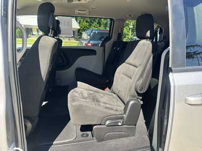 2015 Dodge Caravan, Grand, $5900. Photo 10