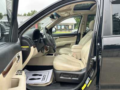 2009 Hyundai Santa Fe, $11900. Photo 9