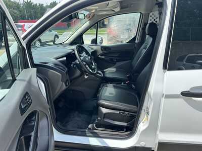 2022 Ford Transit Connect, $15900. Photo 9