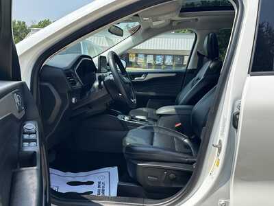 2021 Ford Escape, $19500. Photo 9