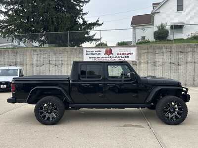 2021 Jeep Gladiator, $27900. Photo 1