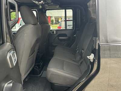 2021 Jeep Gladiator, $27900. Photo 11