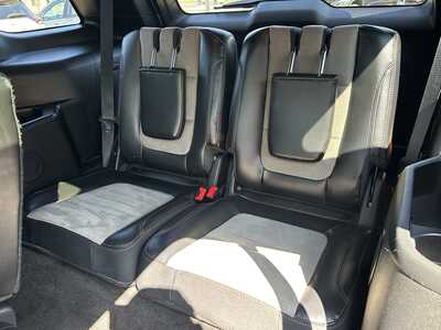 2017 Ford Explorer, $15900. Photo 7