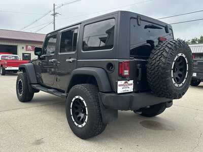 2014 Jeep Wrangler Unlimited, $12900. Photo 4