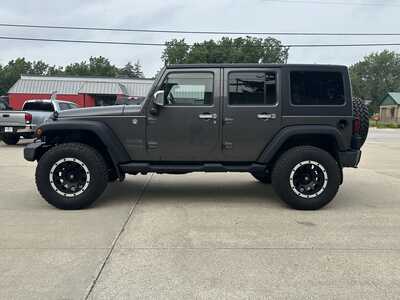2014 Jeep Wrangler Unlimited, $12900. Photo 5