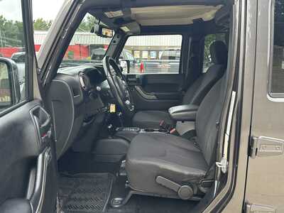 2014 Jeep Wrangler Unlimited, $12900. Photo 9