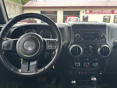 2014 Jeep Wrangler Unlimited, $12900. Photo 11