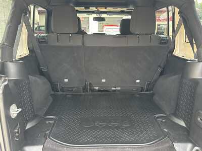 2014 Jeep Wrangler Unlimited, $12900. Photo 12