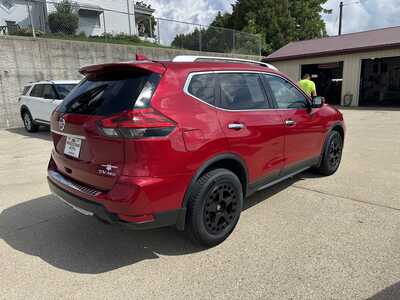 2017 Nissan Rogue, $10900. Photo 2