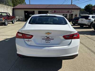 2023 Chevrolet Malibu, $16500. Photo 3