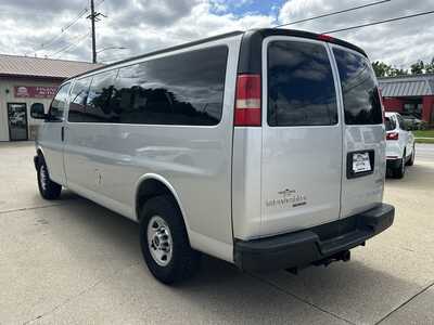 2015 GMC Van,Passenger, $14900. Photo 4