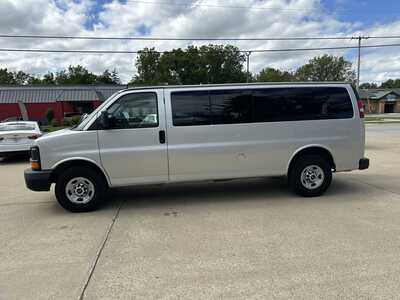 2015 GMC Van,Passenger, $14900. Photo 5