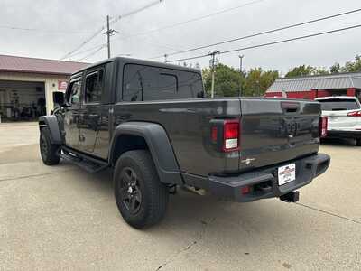 2020 Jeep Gladiator, $23900. Photo 4