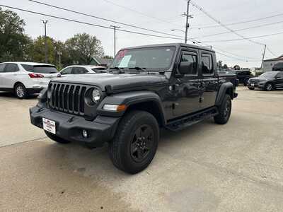 2020 Jeep Gladiator, $23900. Photo 6