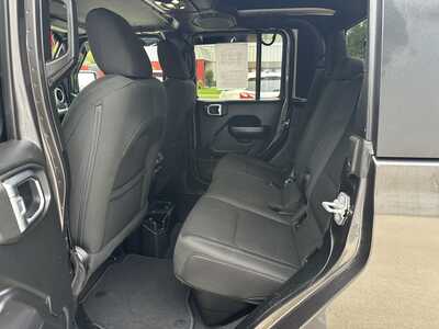 2020 Jeep Gladiator, $23900. Photo 10