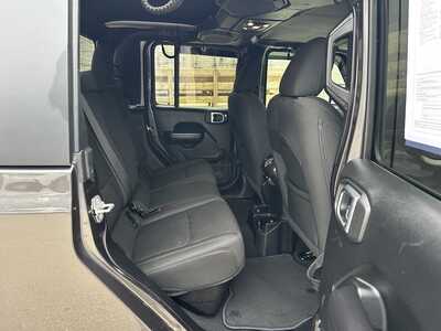 2020 Jeep Gladiator, $23900. Photo 12