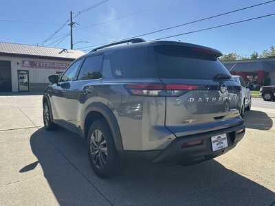 2023 Nissan Pathfinder, $22900. Photo 4