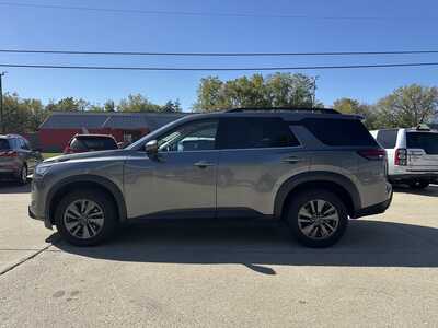 2023 Nissan Pathfinder, $22900. Photo 5