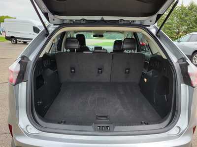 2021 Ford Edge, $29900.00. Photo 5