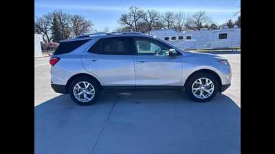 2020 Chevrolet Equinox, $21900.00. Photo 1