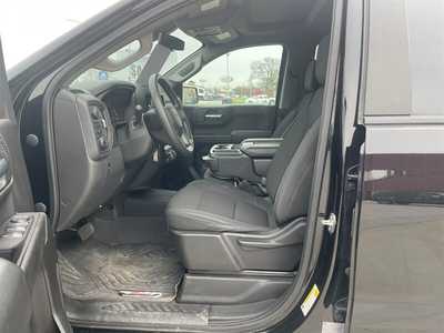 2021 Chevrolet 1500 Crew Cab, $45900.00. Photo 12