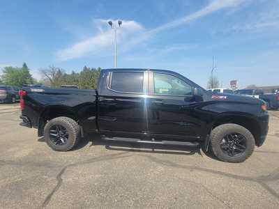 2021 Chevrolet 1500 Crew Cab, $45900.00. Photo 3