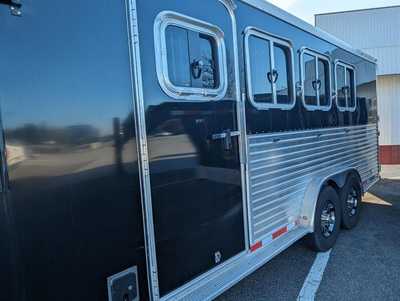 2007 Featherlite HORSE TRAILER, $39900.00. Photo 12