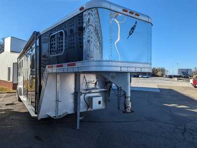 2007 Featherlite HORSE TRAILER, $44900.00. Photo 3